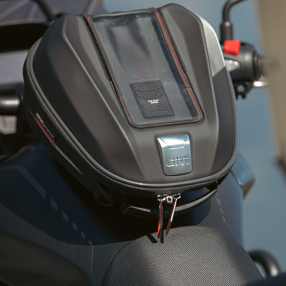 ST602B Tank Bag - 4L - Motorcycle Luggage (Black)