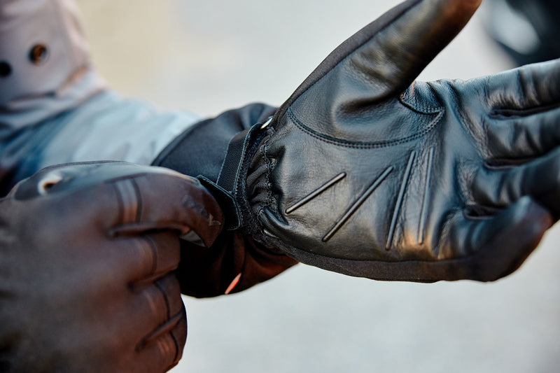 A Comprehensive Guide to Motorcycle Glove Sizing ReiseMoto
