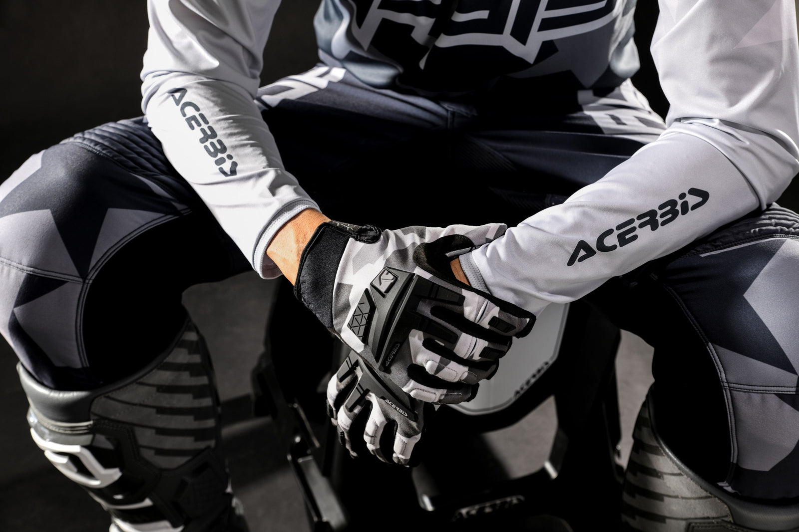 Choosing the Right Riding Gloves for Off-Road Adventures