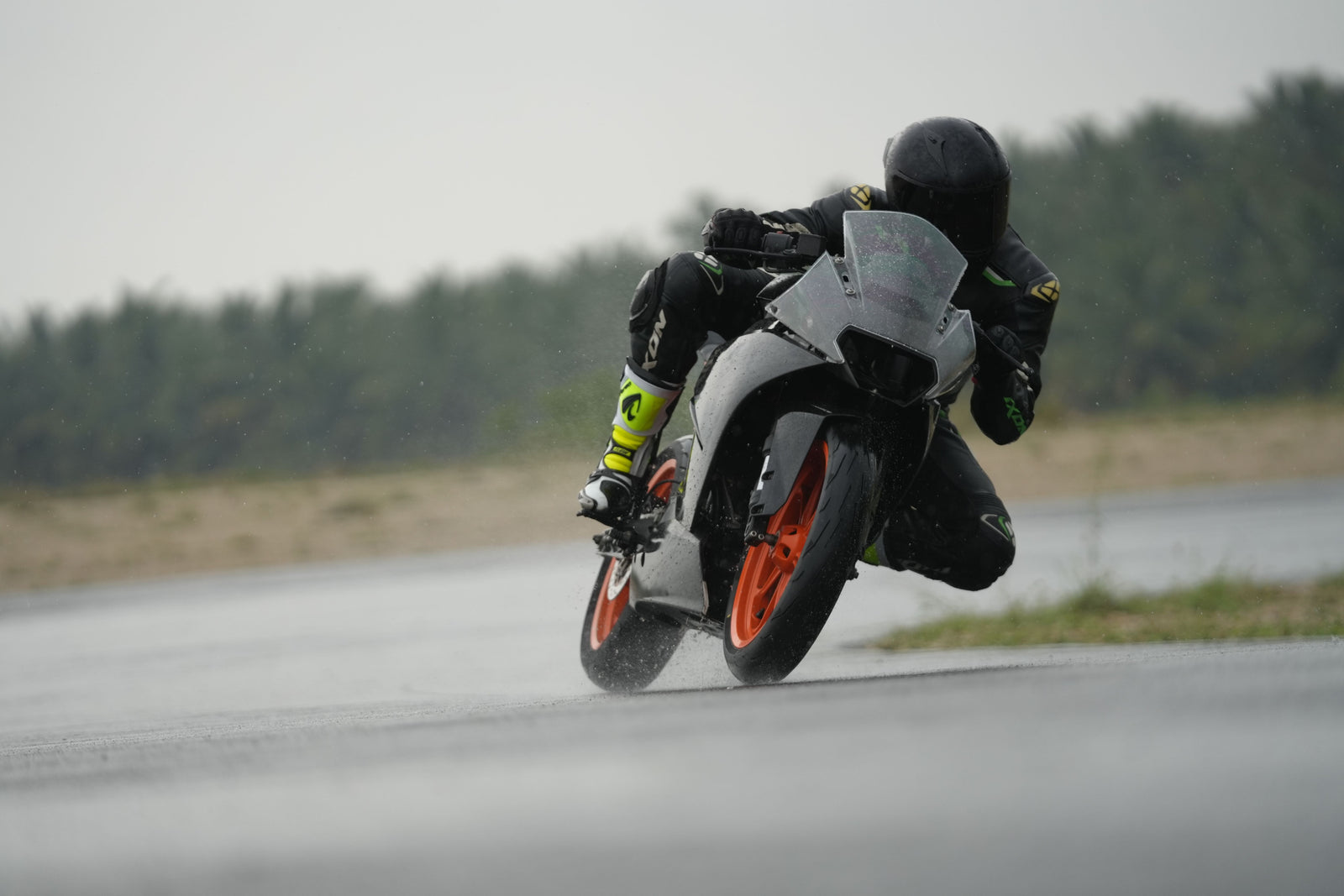 Essential Motorcycle Tyre Tips to Handle Slippery Winter Roads