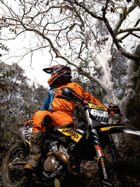 How Motorcycle Helmets Protect Your Brain in a Crash | ReiseMoto Safety Guide 