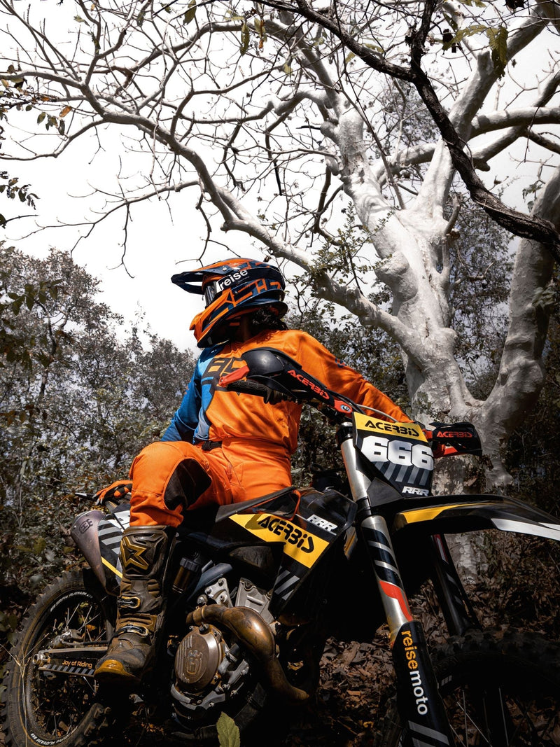 How Motorcycle Helmets Protect Your Brain in a Crash | ReiseMoto Safety Guide 