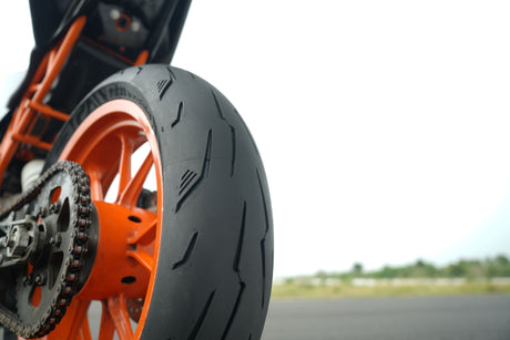 How Tyre Tread Patterns Affect Your Vehicle’s Performance on Wet and Dry Roads