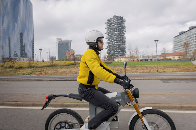 How to Choose the Right Riding Jacket for Urban Commuting