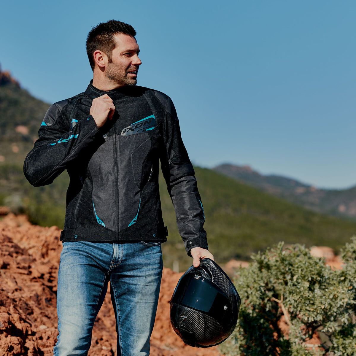 How to Properly Fit a Riding Jacket: Comfort, Safety, and Mobility