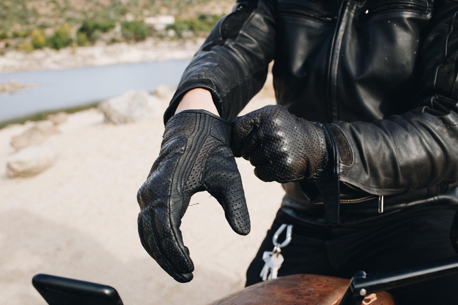 Top Features to Look for in Motorcycle Gloves