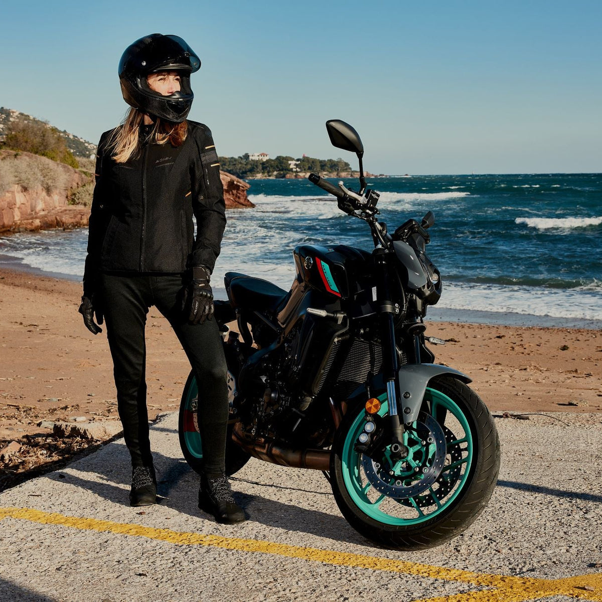 Women’s Riding Jackets: Combining Style, Fit, and Protection