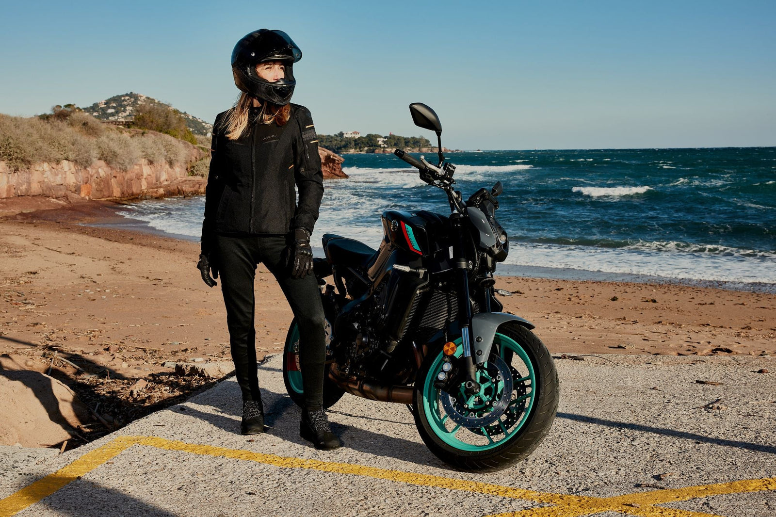 Women’s Riding Jackets: Combining Style, Fit, and Protection